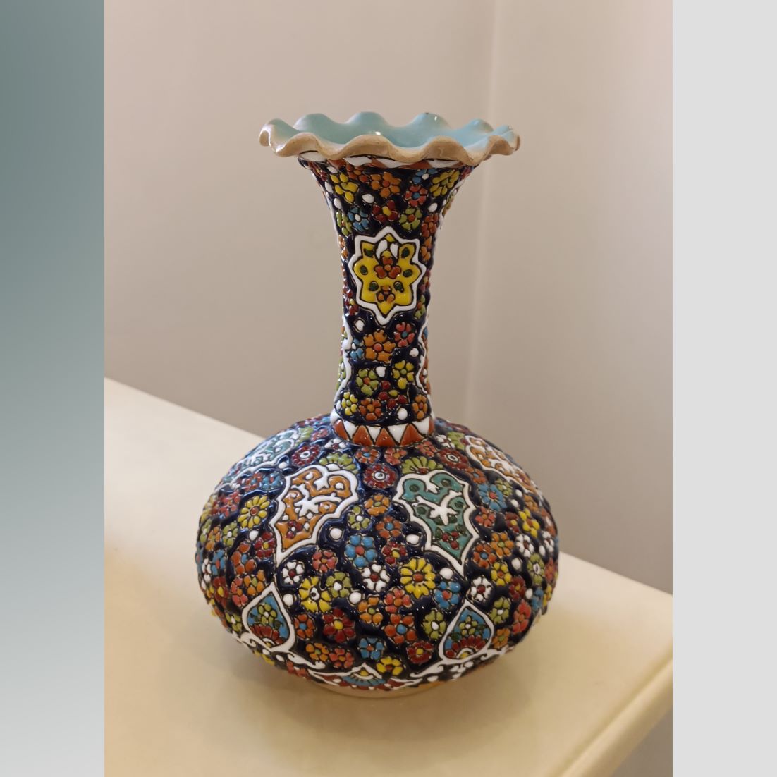 گلدان میناکاری شهرضای اصفهان